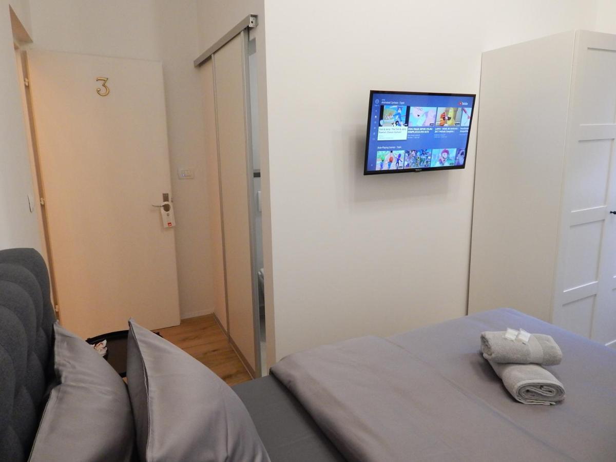 Gold Rooms And Suite 里耶卡 外观 照片